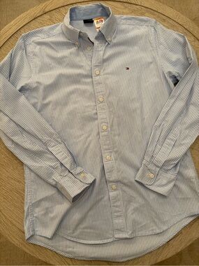 Tommy Hilfiger Men’s Light Blue Stripe Button Down Adaptive Shirt Magnetic Close